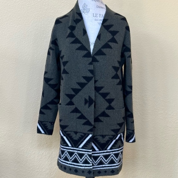 Frye “The Cozy Cardigan” Native American Design Open Cardigan Small EUC! - Picture 7 of 12
